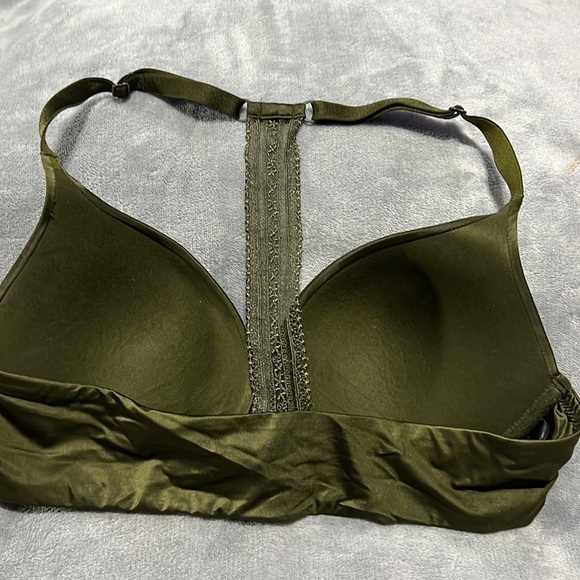 Victoria’s Secret Olive Green Bra and Pantie Set - Picture 9 of 11